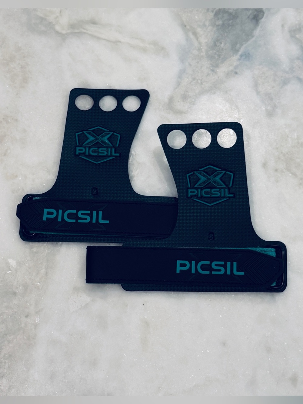 PICSIL Falcon 3-Hole Carbon Fiber CrossFit Grips Size Small, Unisex